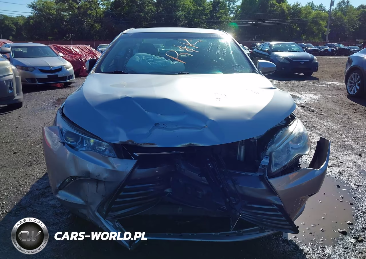 2015 Toyota Camry Le VIN:4T4BF1FKXFR469444 - 12