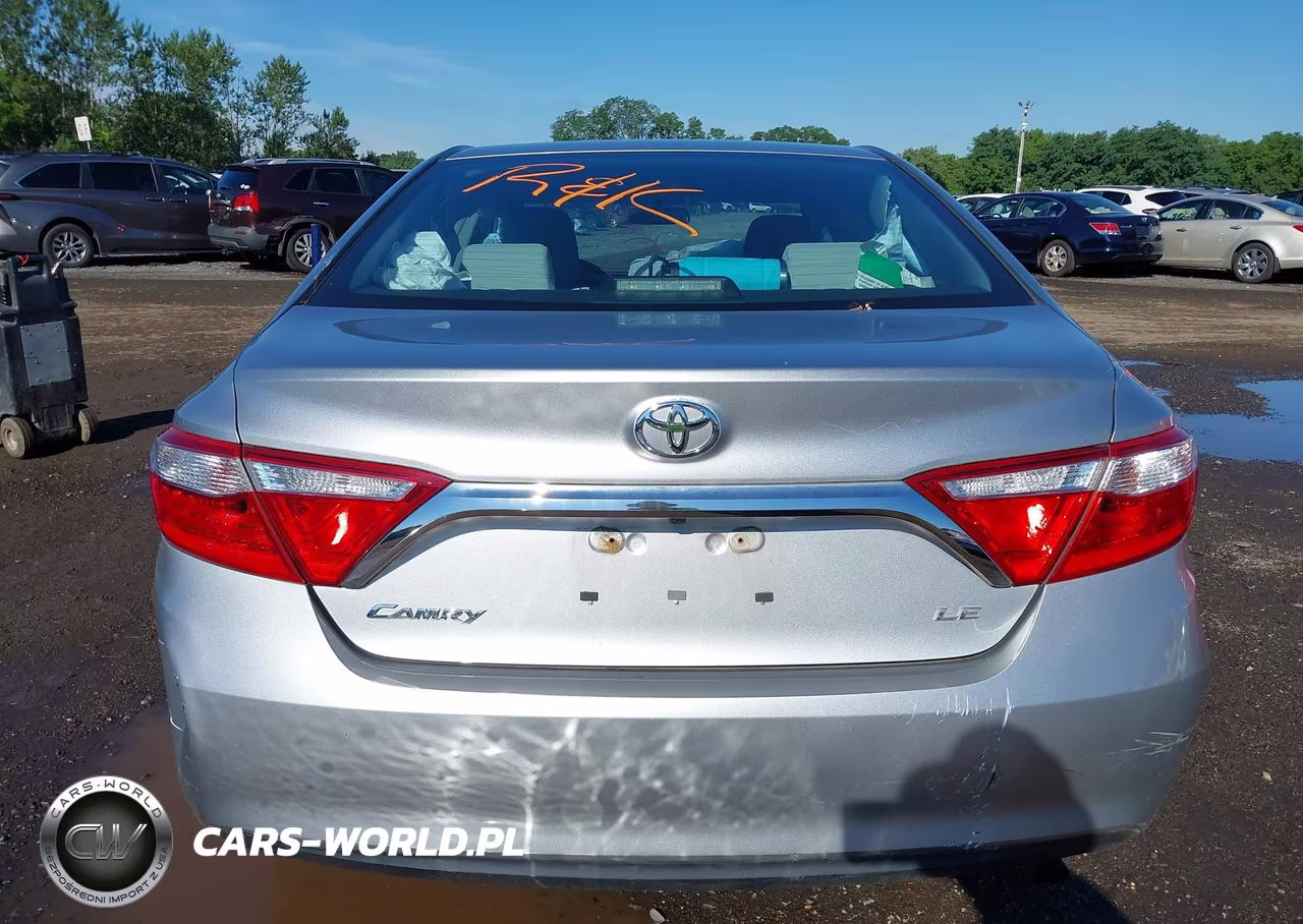 2015 Toyota Camry Le VIN:4T4BF1FKXFR469444 - 16