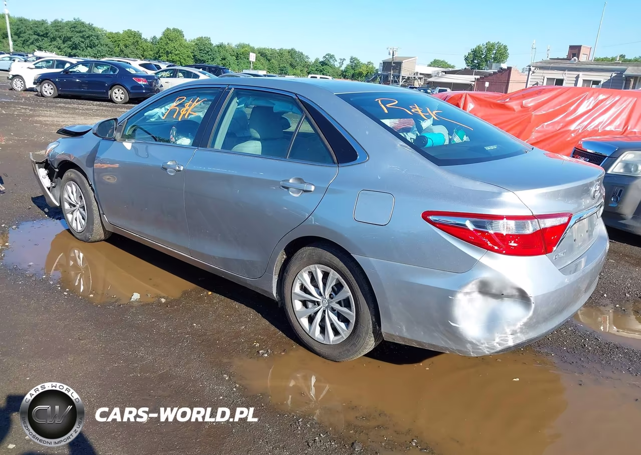 2015 Toyota Camry Le VIN:4T4BF1FKXFR469444 - 3
