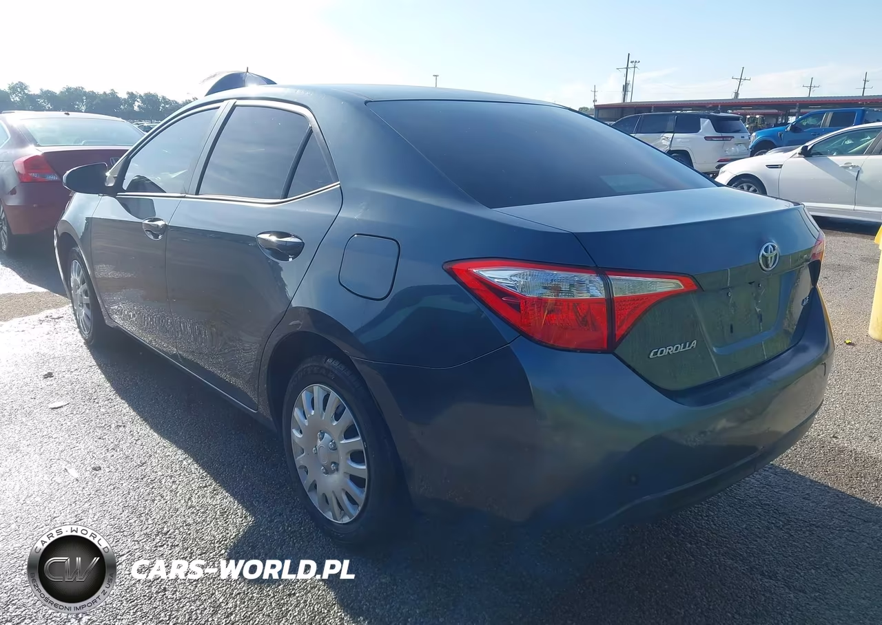 2015 Toyota Corolla Le VIN:2T1BURHE2FC352917 - 3