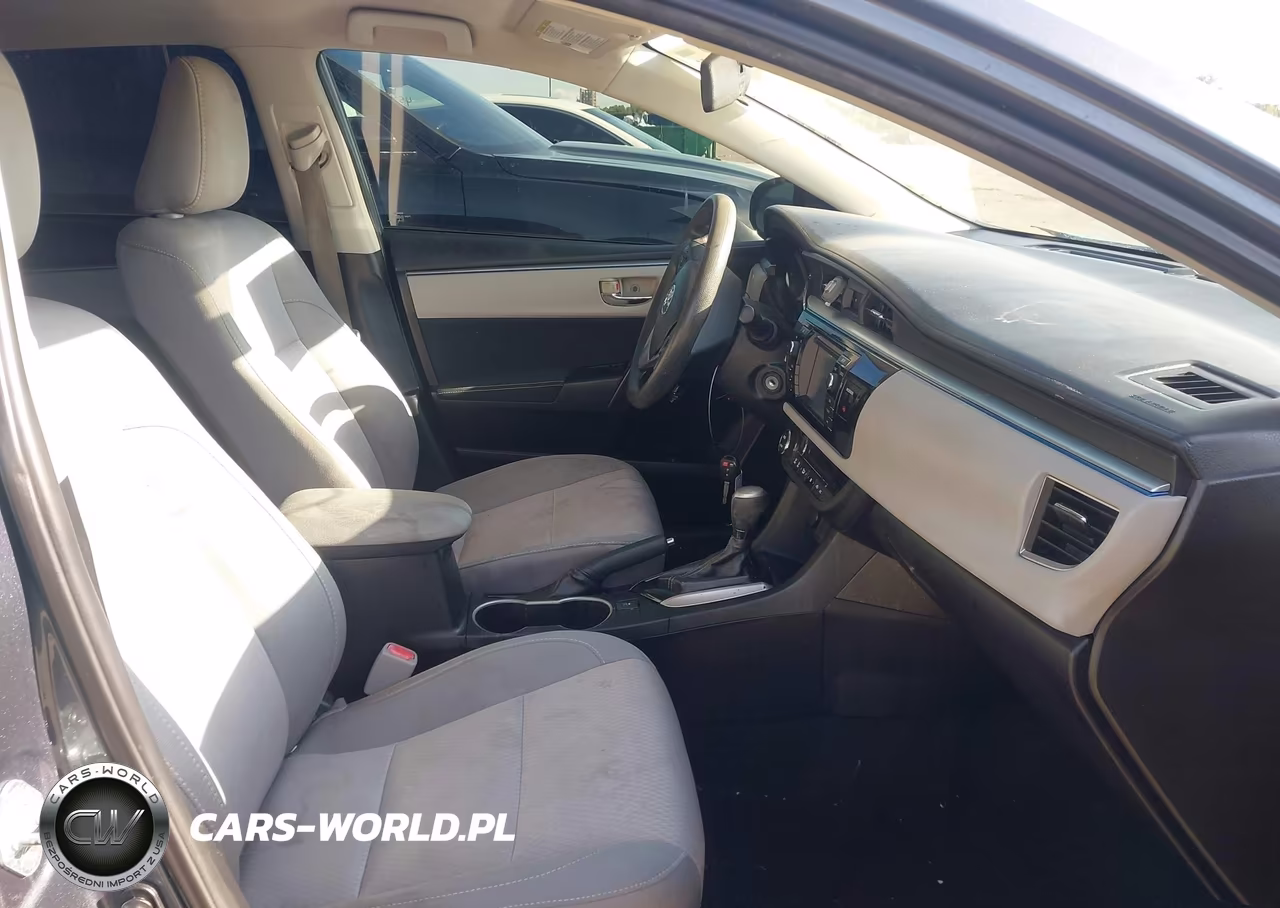 2015 Toyota Corolla Le VIN:2T1BURHE2FC352917 - 5