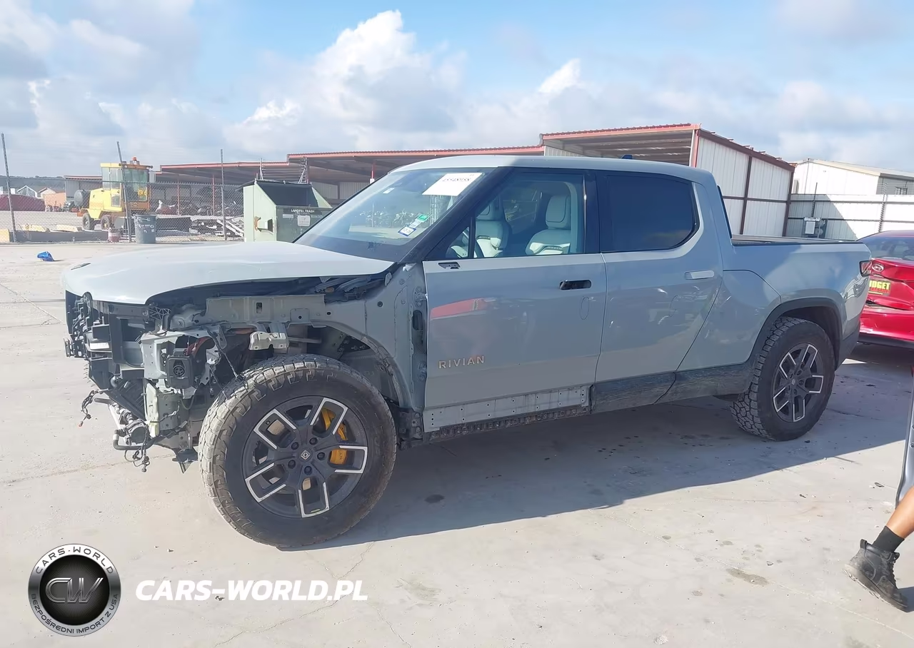 2022 Rivian R1T Adventure VIN:7FCTGAAA4NN015823 - 15