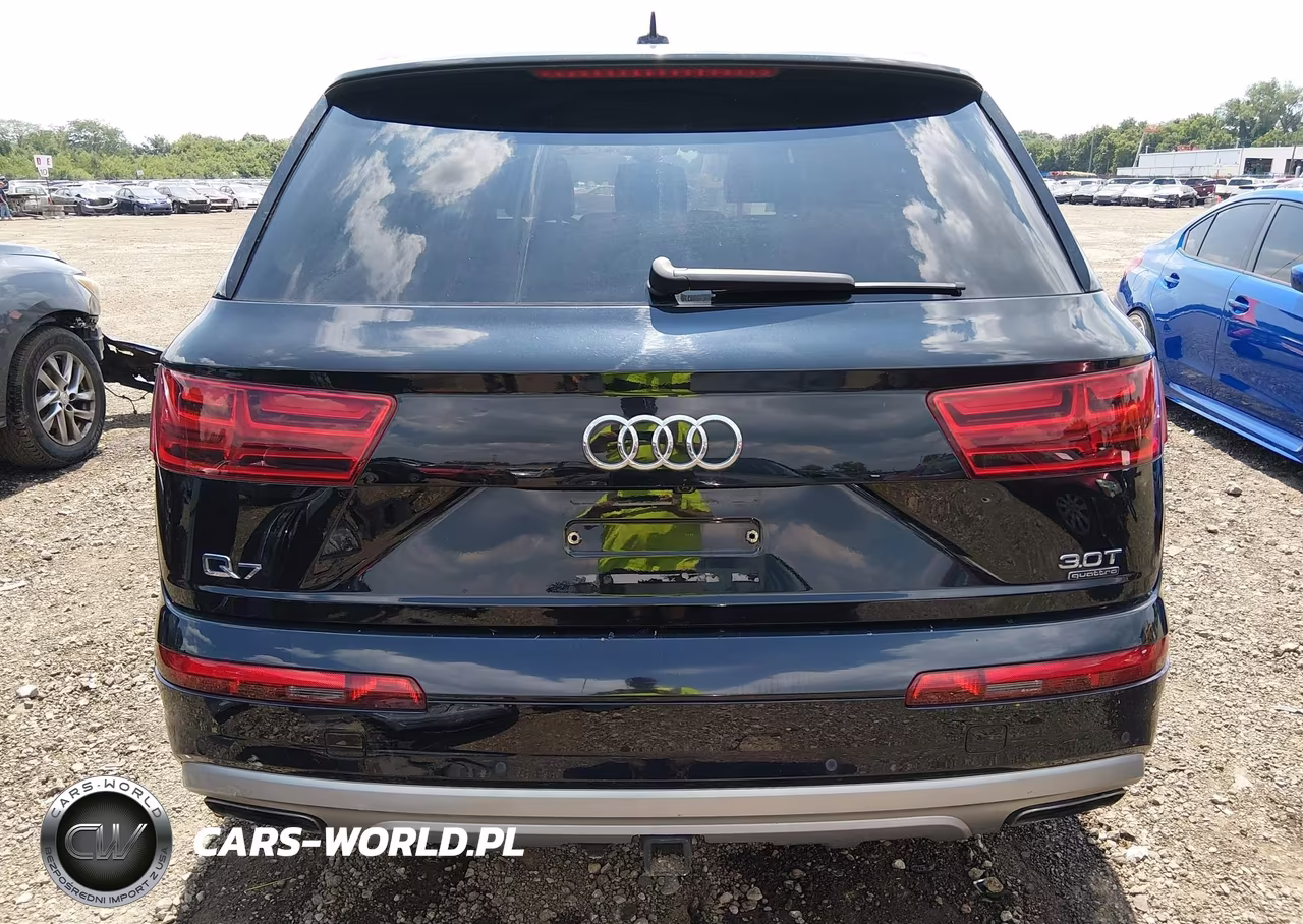 2018 Audi Q7 3.0T Premium VIN:WA1LAAF70JD048266 - 17