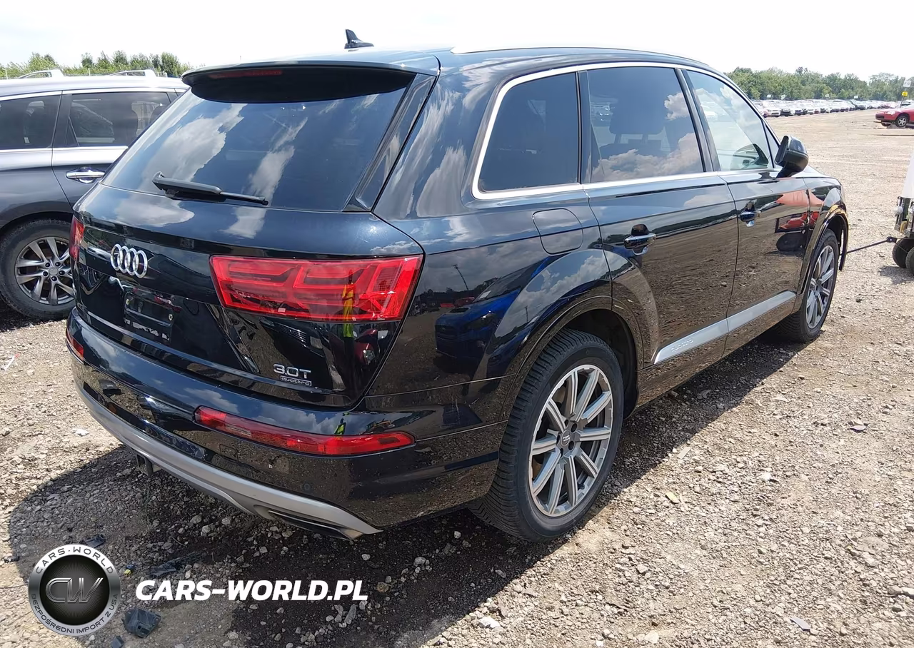 2018 Audi Q7 3.0T Premium VIN:WA1LAAF70JD048266 - 4