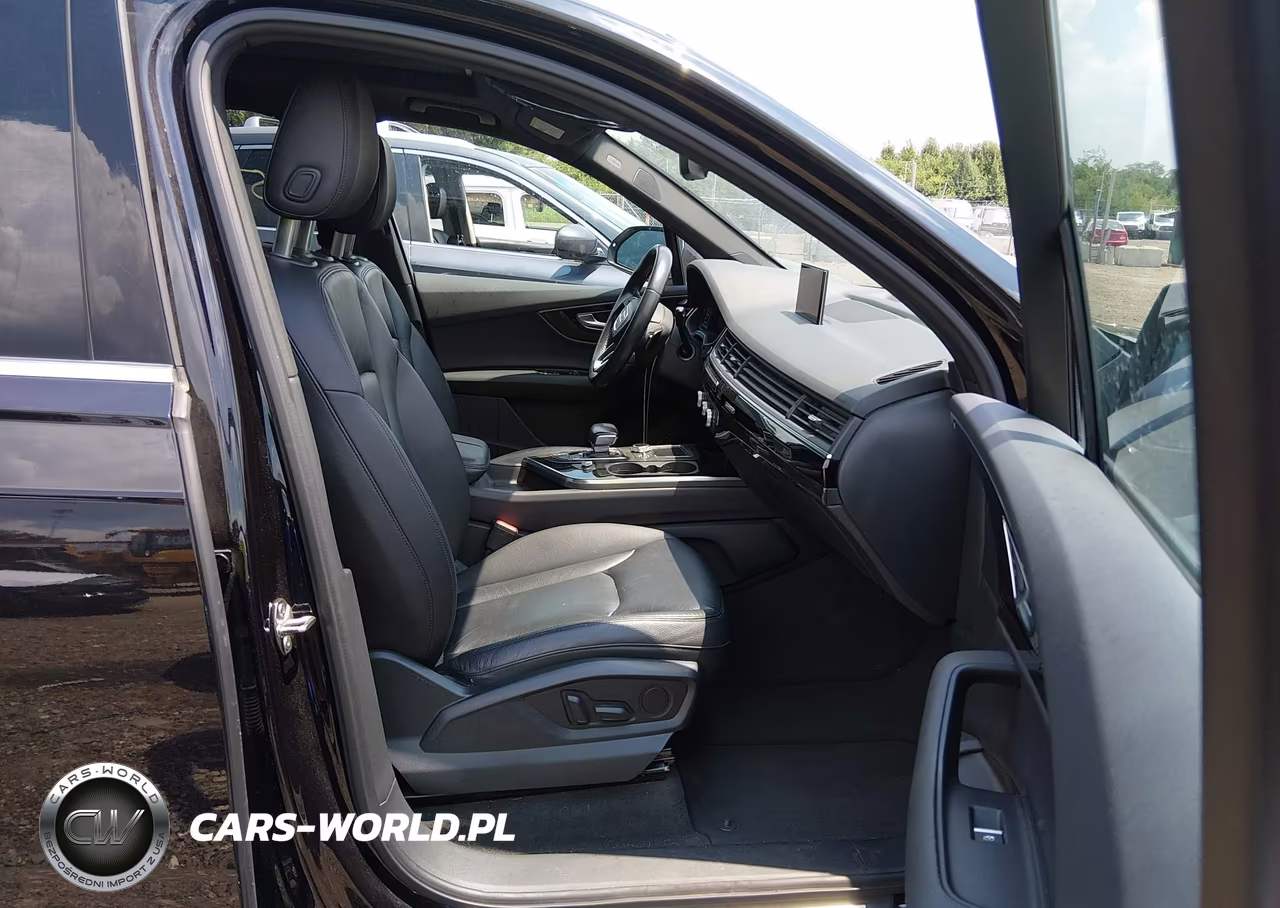 2018 Audi Q7 3.0T Premium VIN:WA1LAAF70JD048266 - 5