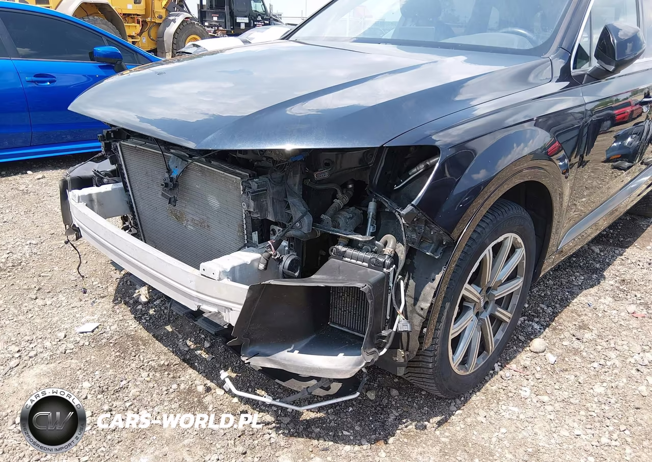 2018 Audi Q7 3.0T Premium VIN:WA1LAAF70JD048266 - 6
