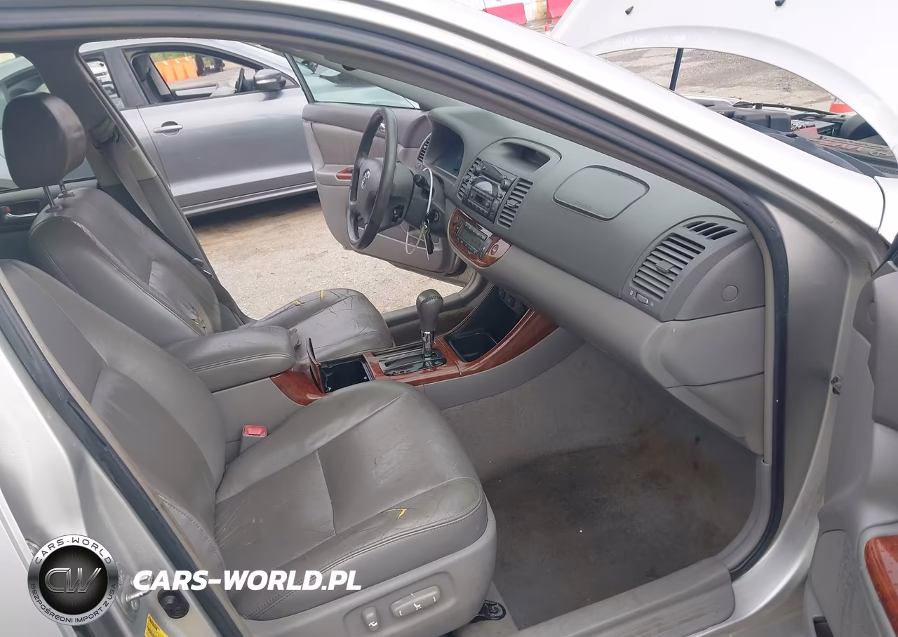 2004 Toyota Camry Xle VIN:4T1BE30KX4U849656 - 5