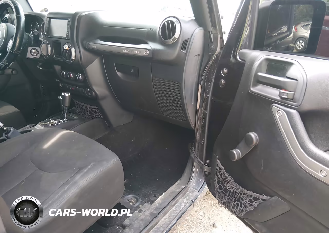 2018 Jeep Wrangler Jk Unlimited Sport 4X4 VIN:1C4BJWDG2JL855797 - 5