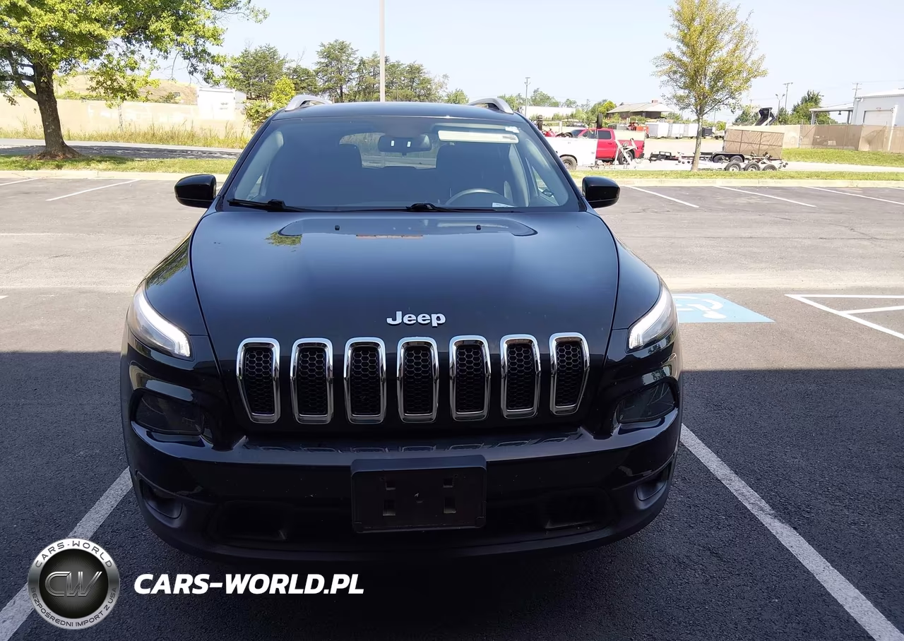2018 Jeep Cherokee Latitude 4X4 VIN:1C4PJMCB5JD528420 - 16