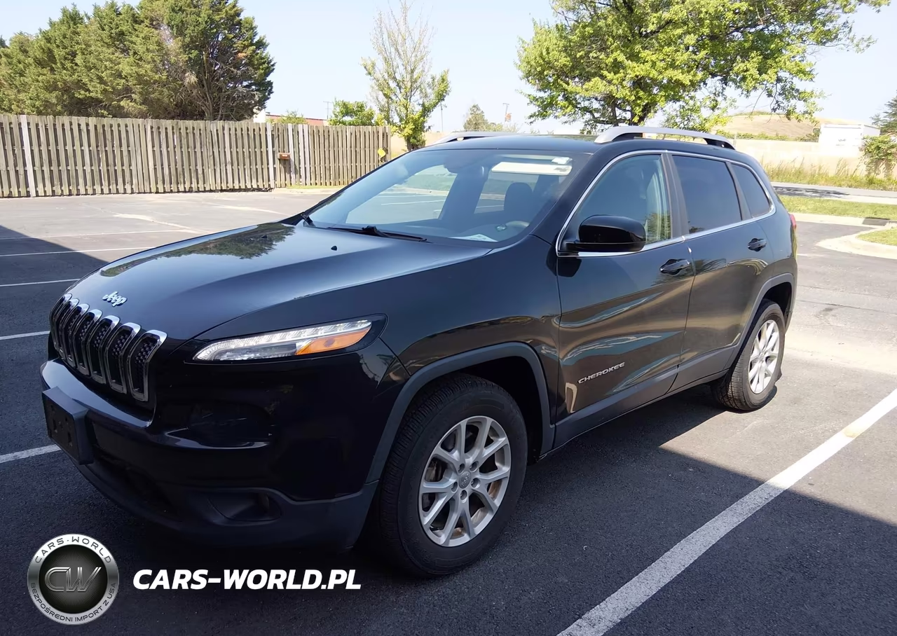 2018 Jeep Cherokee Latitude 4X4 VIN:1C4PJMCB5JD528420 - 2