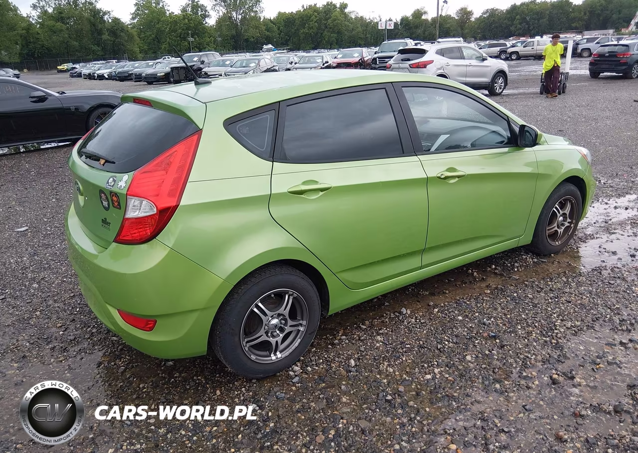 2013 Hyundai Accent Gs VIN:KMHCT5AE1DU135607 - 4