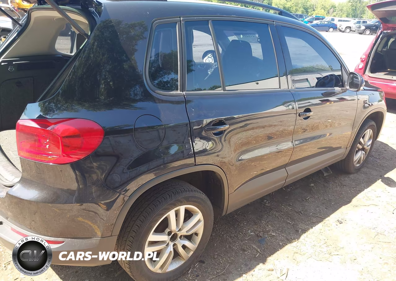 2016 Volkswagen Tiguan S VIN:WVGBV7AX7GW578100 - 4
