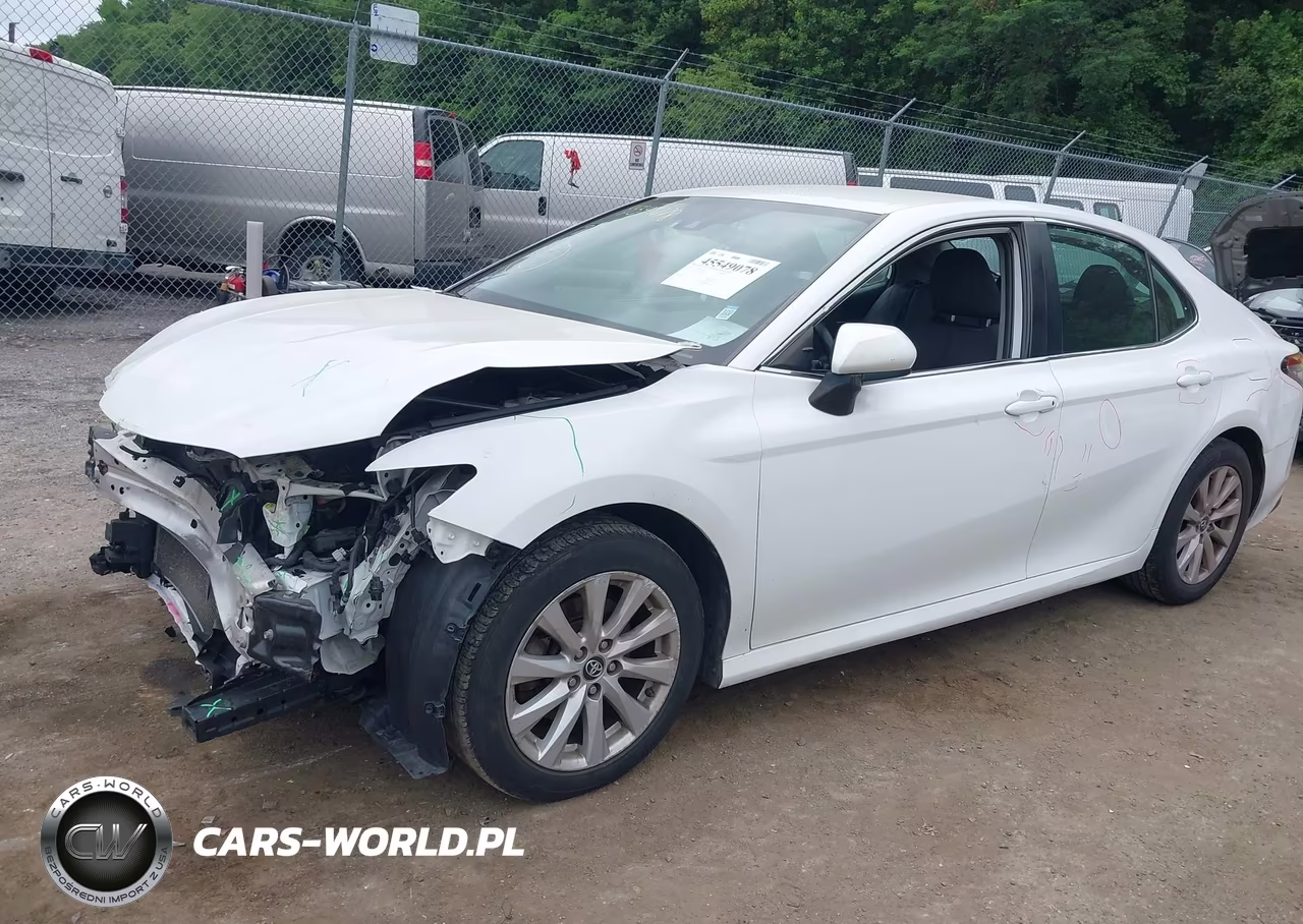 2019 Toyota Camry Le VIN:4T1B11HK4KU261978 - 2