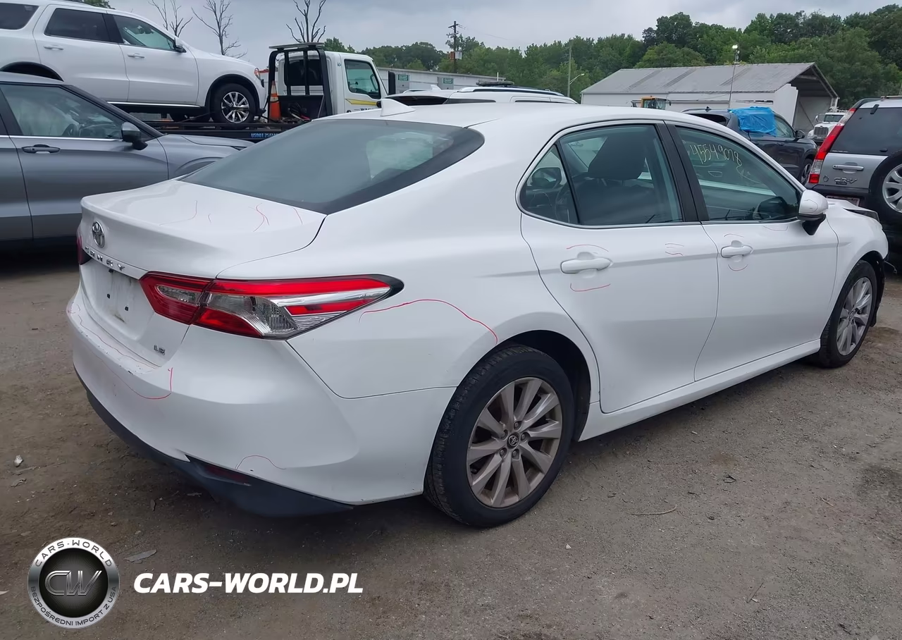 2019 Toyota Camry Le VIN:4T1B11HK4KU261978 - 4