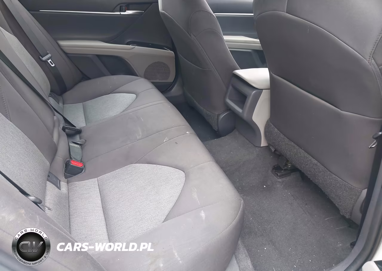 2019 Toyota Camry Le VIN:4T1B11HK4KU261978 - 8