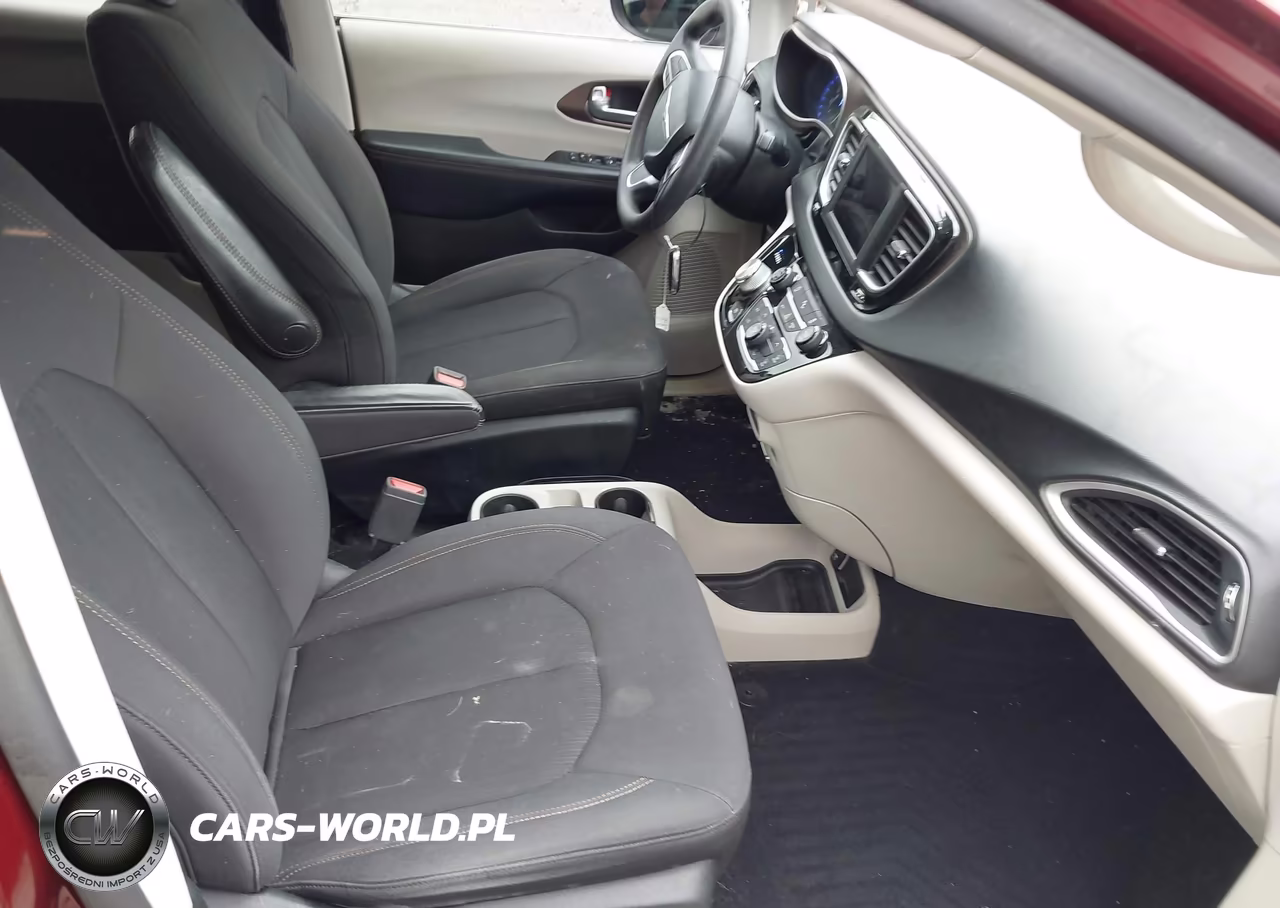 2018 Chrysler Pacifica Lx VIN:2C4RC1CG7JR102254 - 5
