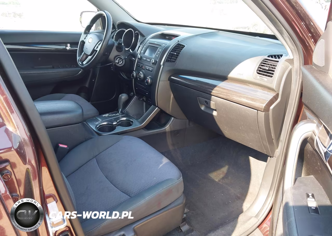 2013 Kia Sorento Lx VIN:5XYKT4A68DG324355 - 5