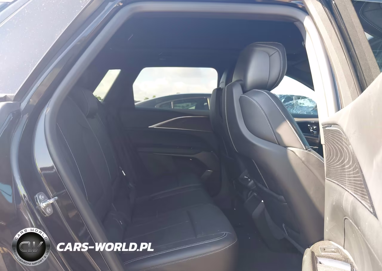 2024 Cadillac Lyriq Luxury W-1Sc VIN:1GYKPPRK6RZ107199 - 8