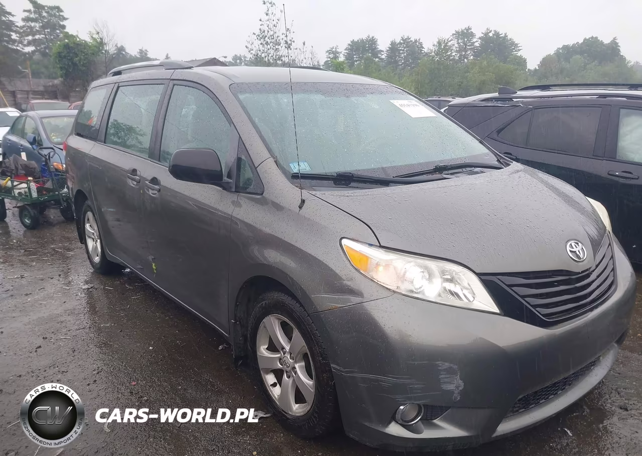 2011 Toyota Sienna Base V6