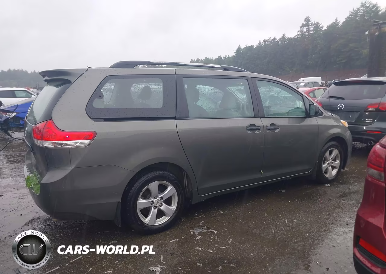 2011 Toyota Sienna Base V6 VIN:5TDZK3DC8BS029253 - 12