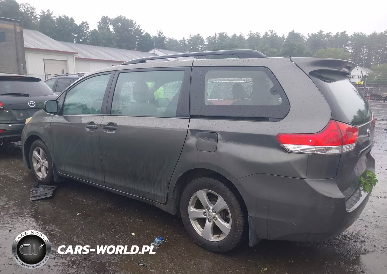 2011 Toyota Sienna Base V6 VIN:5TDZK3DC8BS029253 - 13