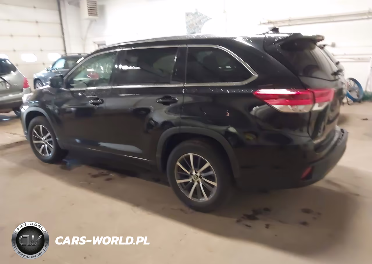 2017 Toyota Highlander Xle VIN:5TDJZRFH9HS475733 - 3