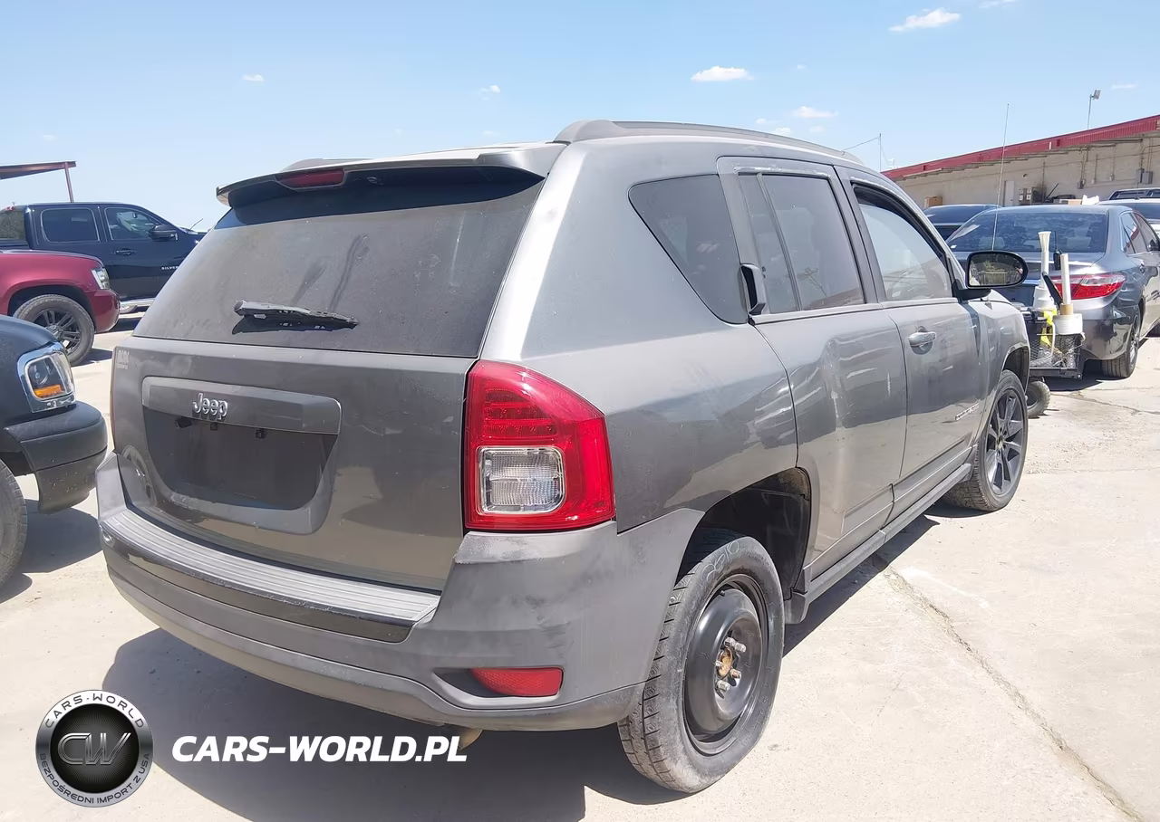 2013 Jeep Compass Latitude VIN:1C4NJCEB0DD167679 - 4