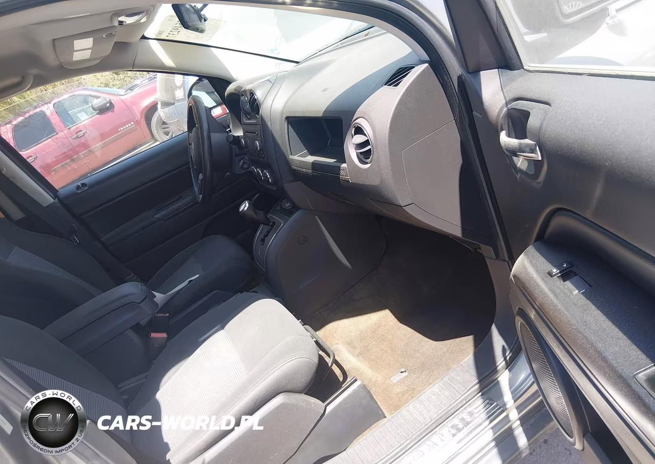 2013 Jeep Compass Latitude VIN:1C4NJCEB0DD167679 - 5