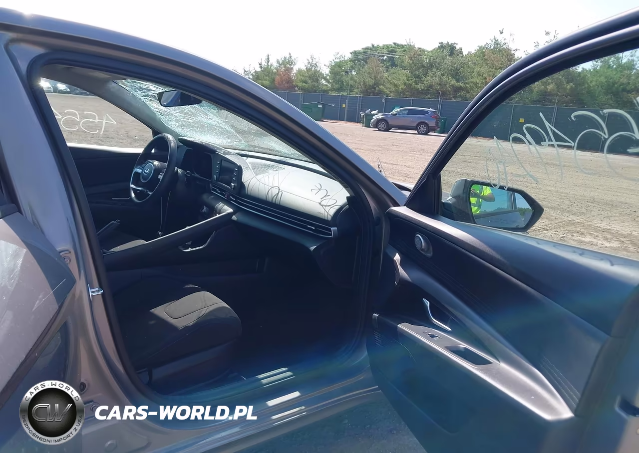 2021 Hyundai Elantra Sel VIN:KMHLM4AG2MU121644 - 5