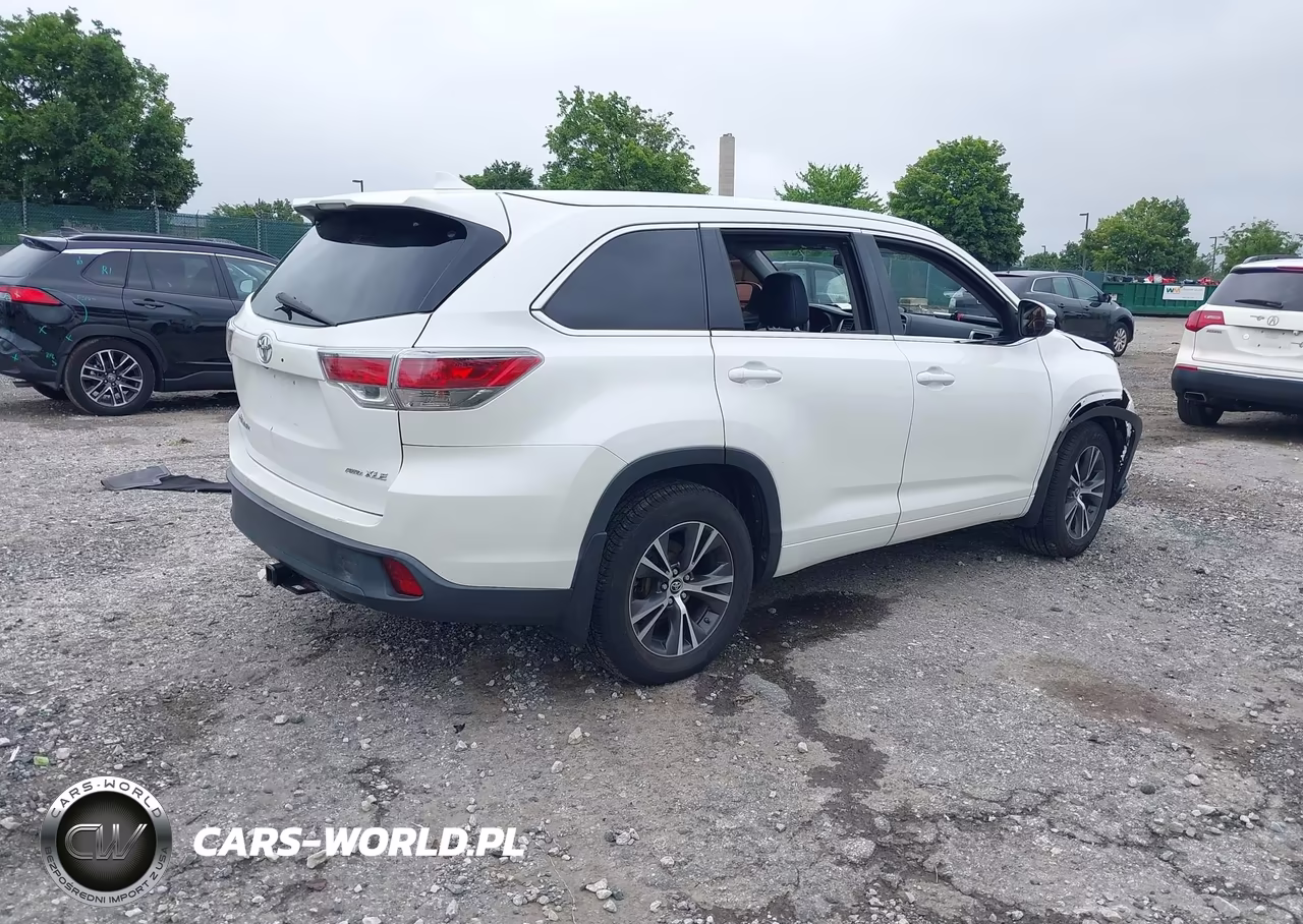 2016 Toyota Highlander Xle V6 VIN:5TDJKRFH6GS228589 - 4