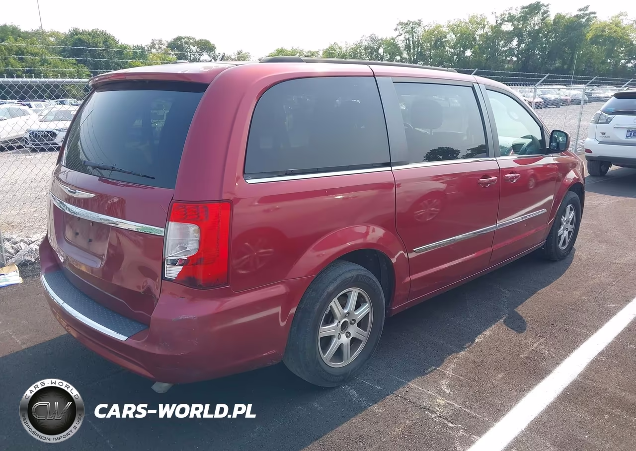 2011 Chrysler Town & Country Touring VIN:2A4RR5DG2BR605318 - 4
