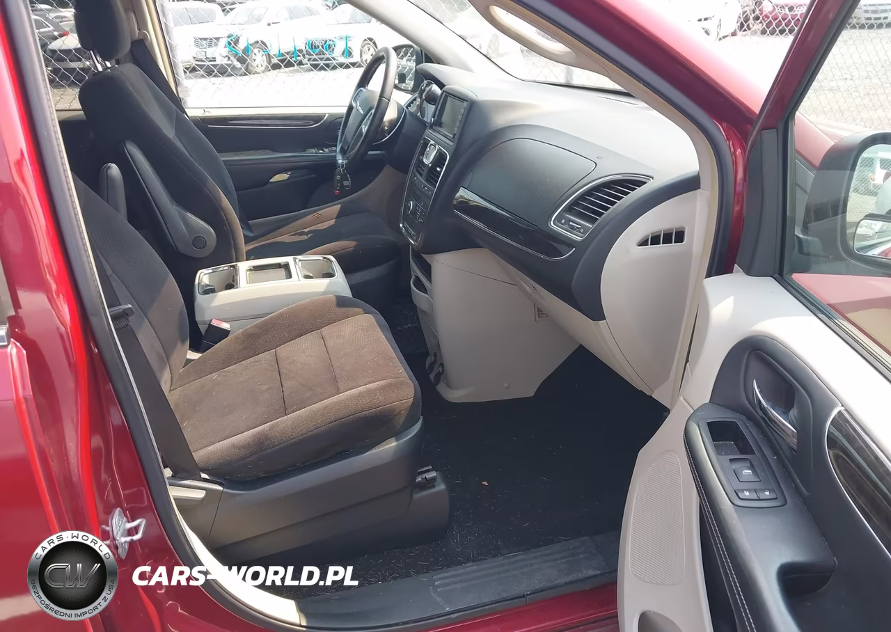 2011 Chrysler Town & Country Touring VIN:2A4RR5DG2BR605318 - 5