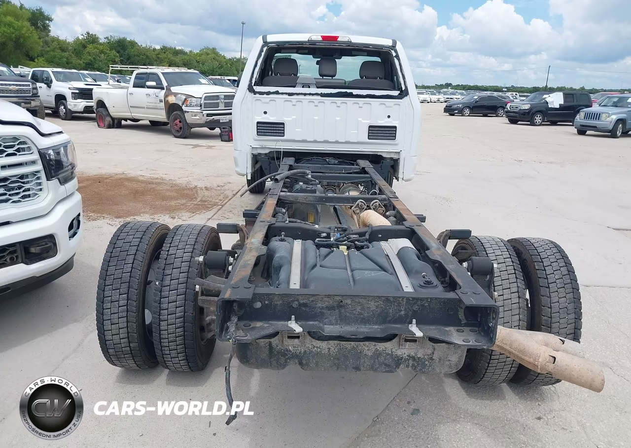 2019 Ford F550 Super Duty VIN:1FDUF5HT4KEC11697 - 15
