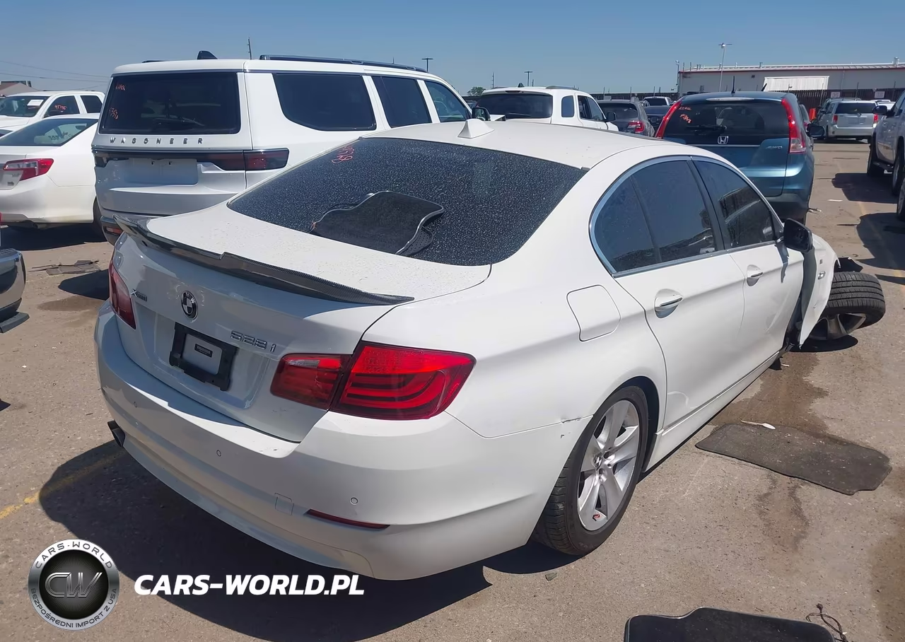 2013 BMW 528I xDrive VIN:WBAXH5C56DD112647 - 4