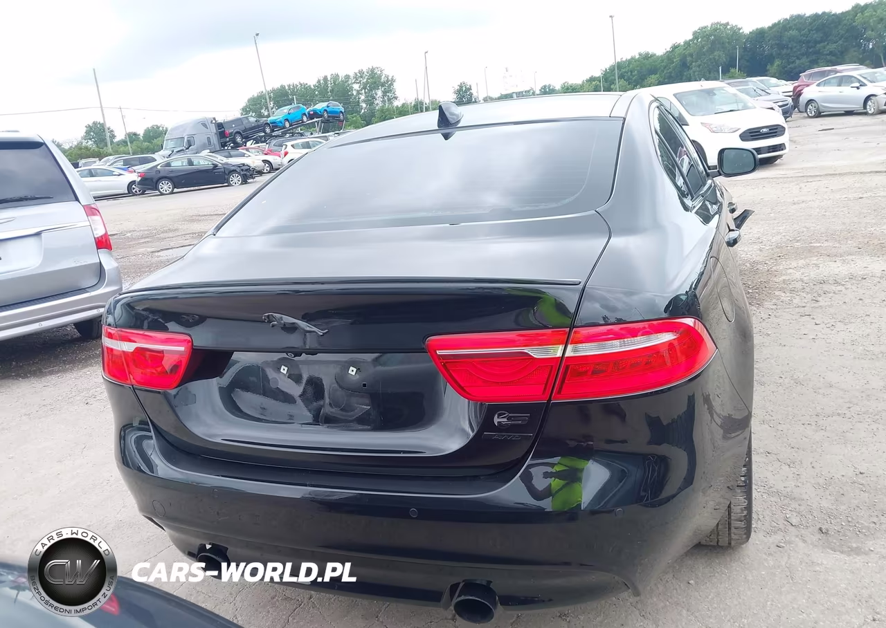 2018 Jaguar Xe S VIN:SAJAM4FV6JCP17622 - 16