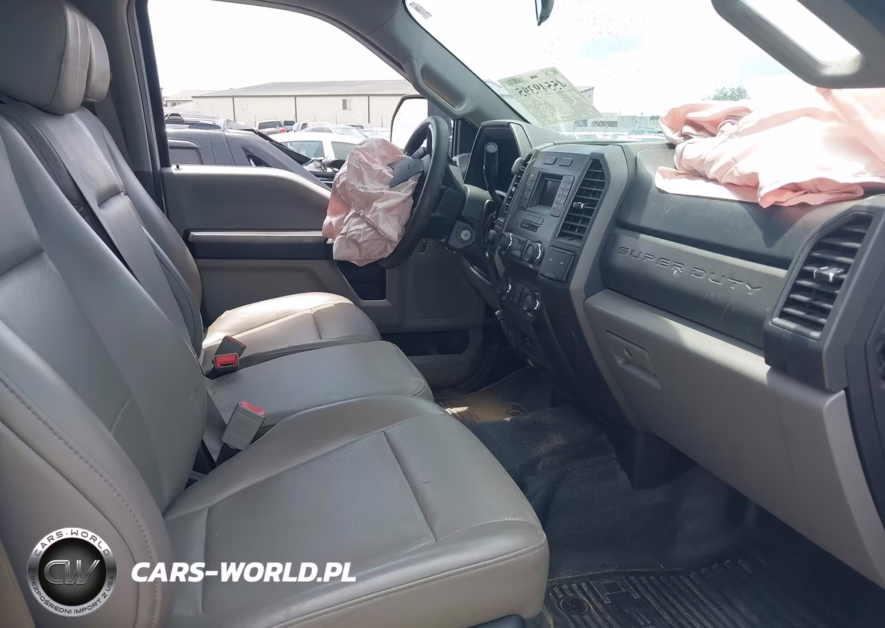 2019 Ford F-250 King Ranch-Lariat-Platinum-Xl-Xlt VIN:1FT7W2B67KEE67657 - 5