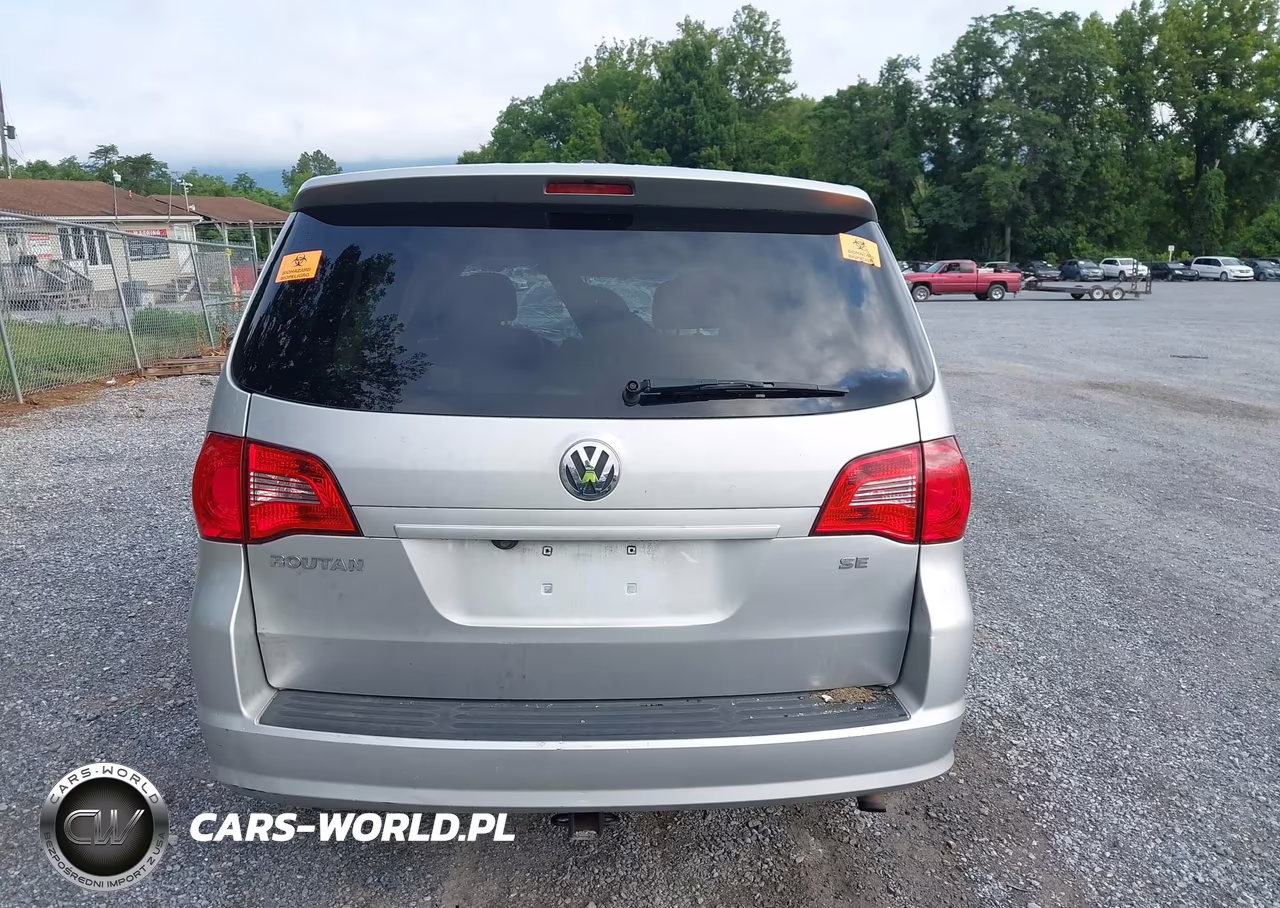 2010 Volkswagen Routan Se VIN:2V4RW3D10AR281854 - 16