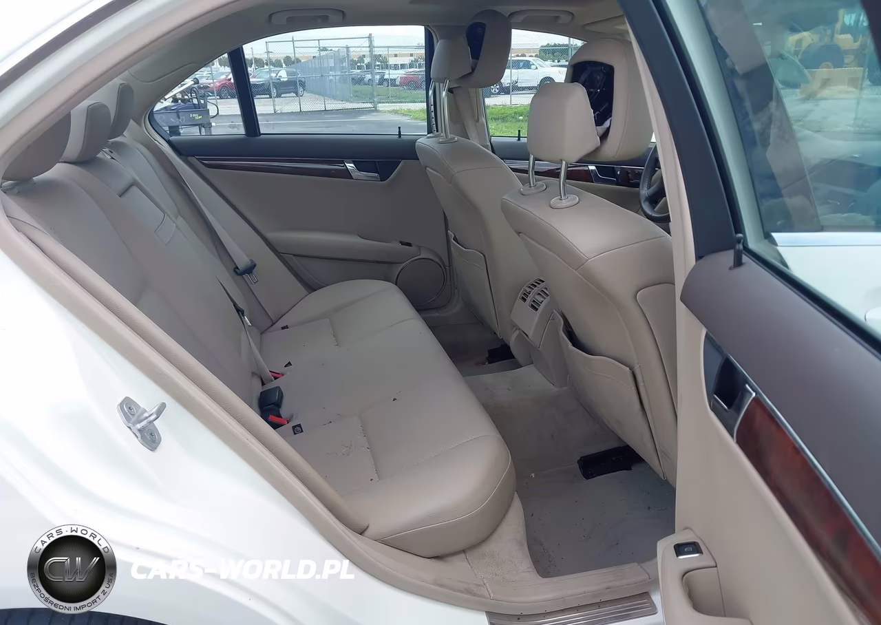 2011 Mercedes-Benz C 300 Luxury-Sport VIN:WDDGF5EB0BF656208 - 8