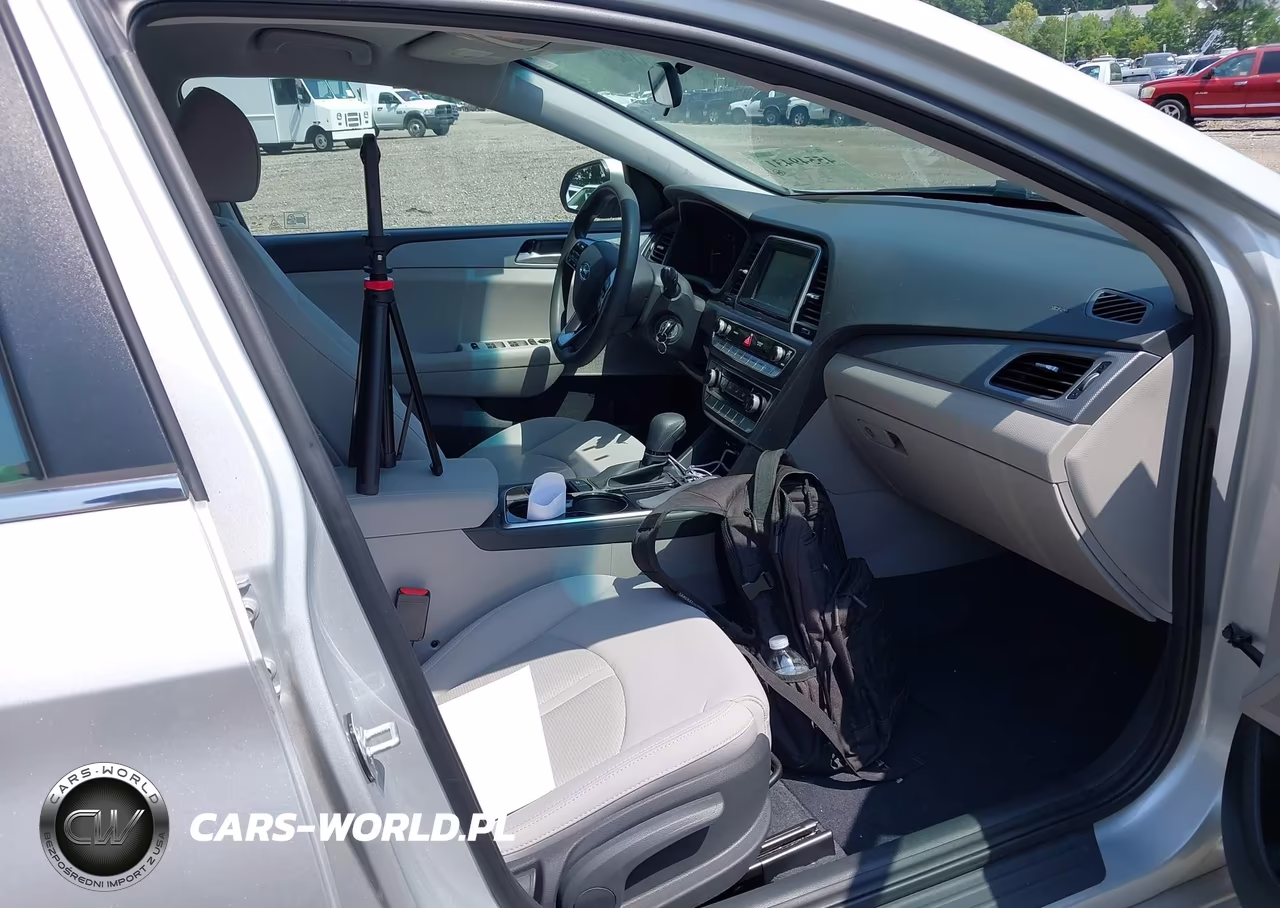 2019 Hyundai Sonata Eco VIN:5NPE24AA1KH803159 - 5
