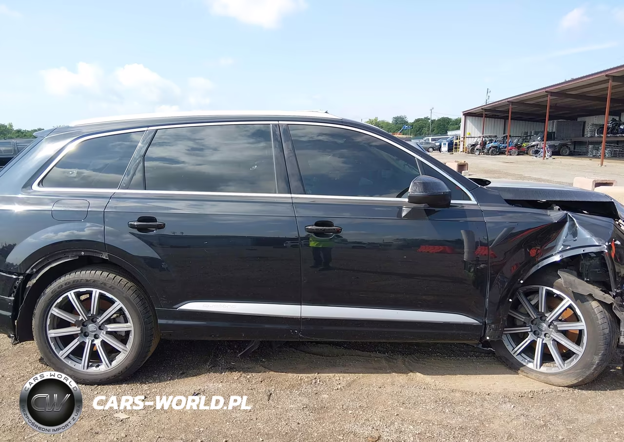 2017 Audi Q7 3.0T Premium VIN:WA1VAAF71HD052832 - 13