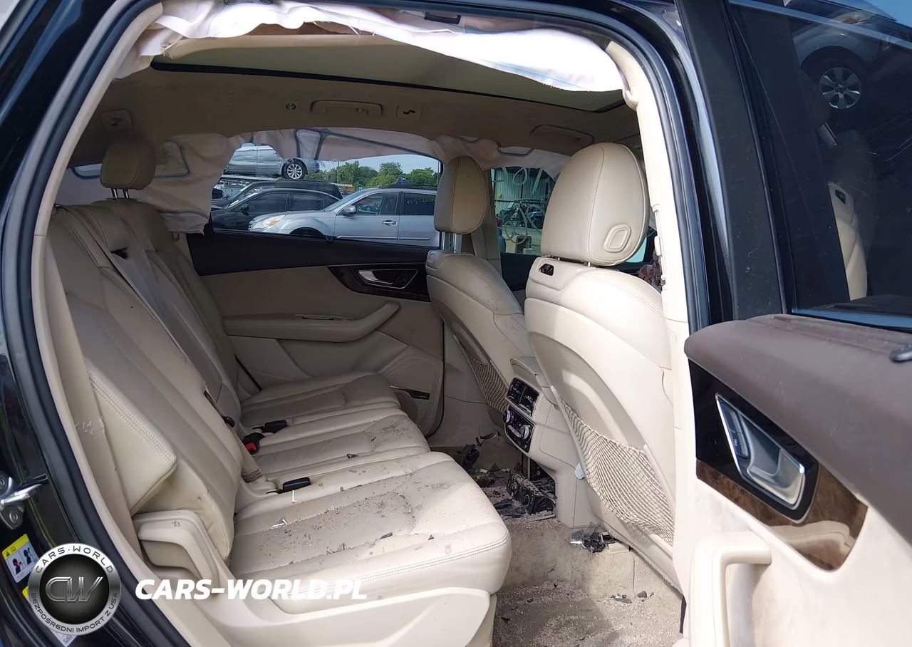 2017 Audi Q7 3.0T Premium VIN:WA1VAAF71HD052832 - 8