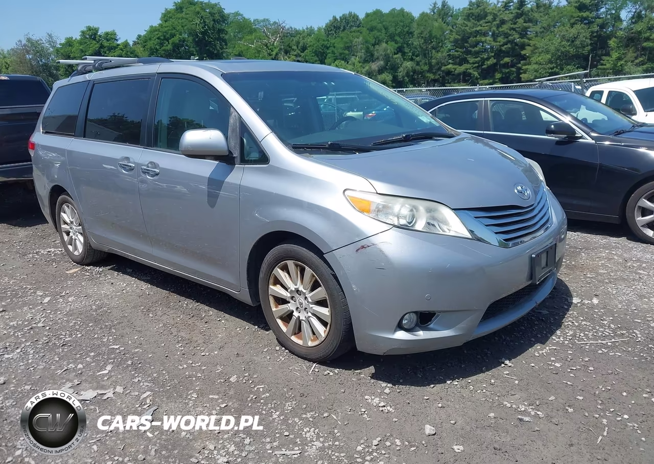 2012 Toyota Sienna Limited 7 Passenger