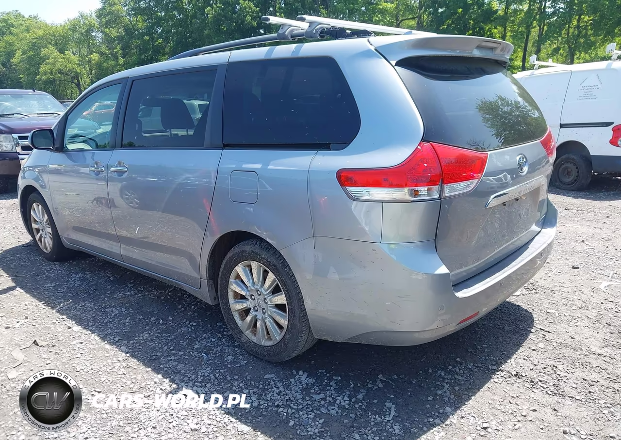 2012 Toyota Sienna Limited 7 Passenger VIN:5TDDK3DC5CS046068 - 3