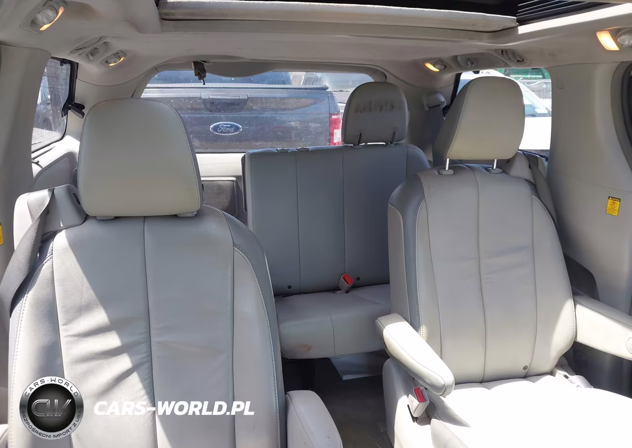 2012 Toyota Sienna Limited 7 Passenger VIN:5TDDK3DC5CS046068 - 8