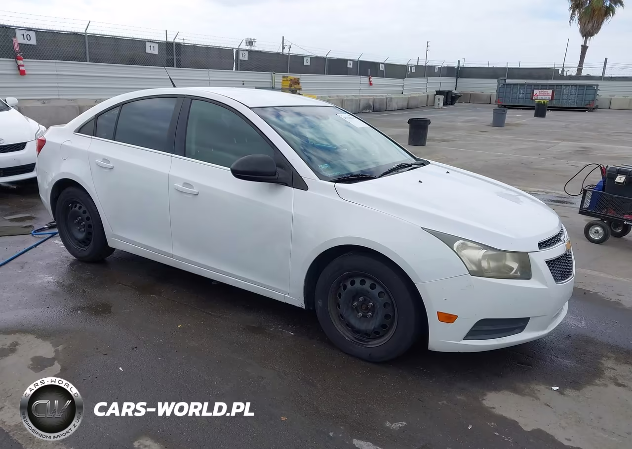2012 Chevrolet Cruze Ls – zdjęcie 1 z 12