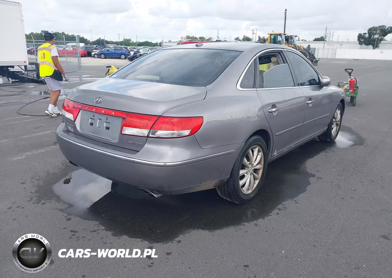 2008 Hyundai Azera Limited VIN:KMHFC46F98A254411 - 4