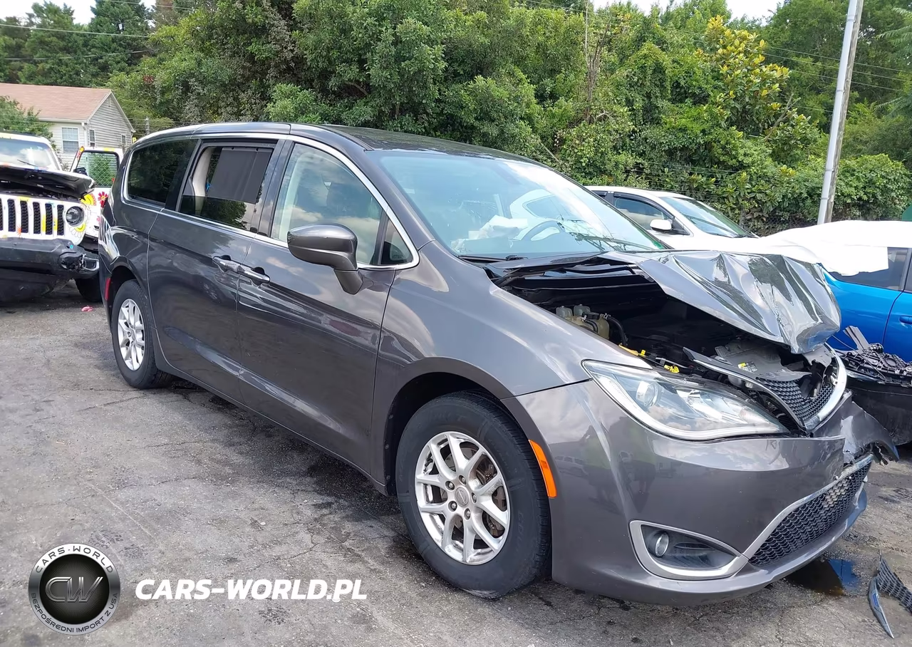 2020 Chrysler Pacifica Touring