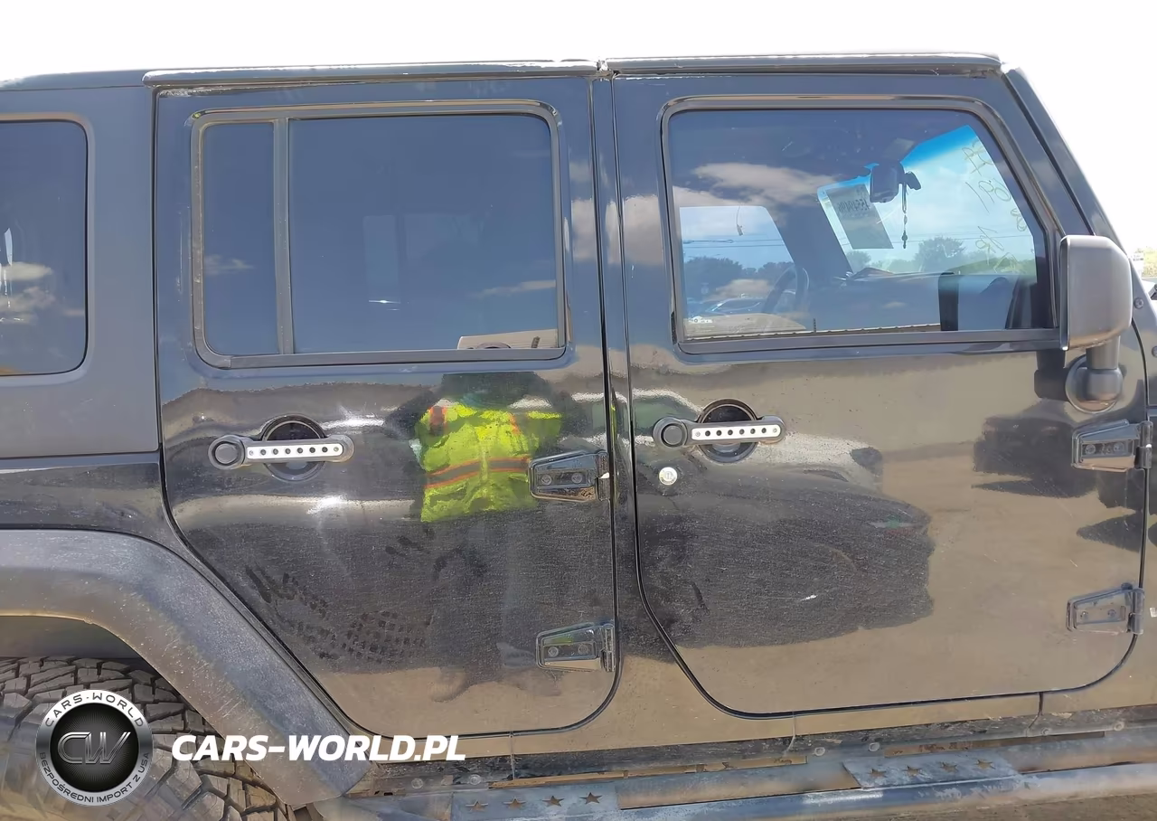 2014 Jeep Wrangler Unlimited Sport VIN:1C4BJWDG2EL244853 - 14