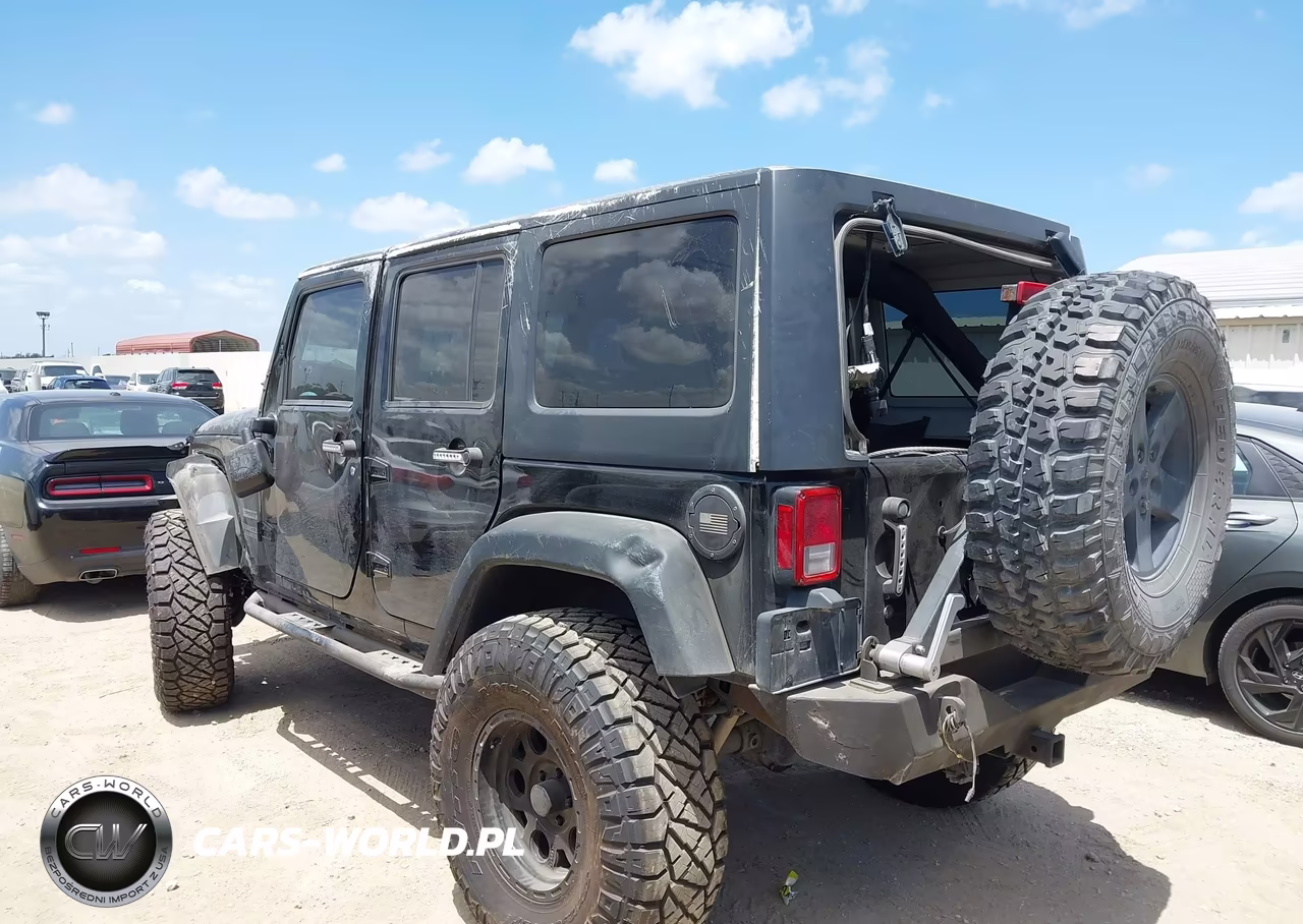 2014 Jeep Wrangler Unlimited Sport VIN:1C4BJWDG2EL244853 - 3