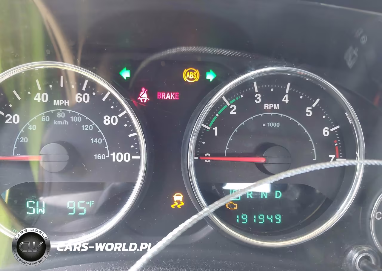 2014 Jeep Wrangler Unlimited Sport VIN:1C4BJWDG2EL244853 - 7